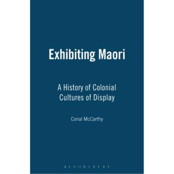 Exhibiting Maori