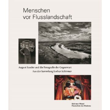 Menschen vor Flusslandschaft